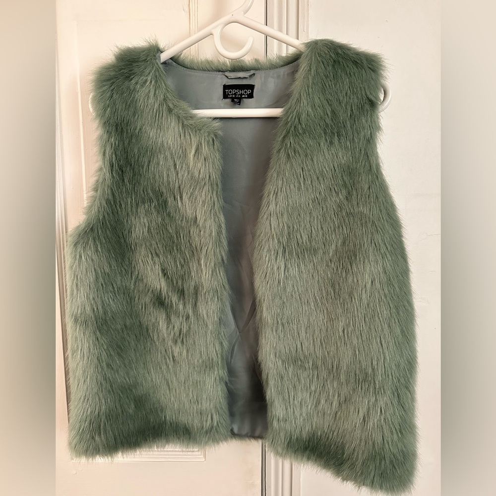 TOPSHOP  Faux Fur Green Vest